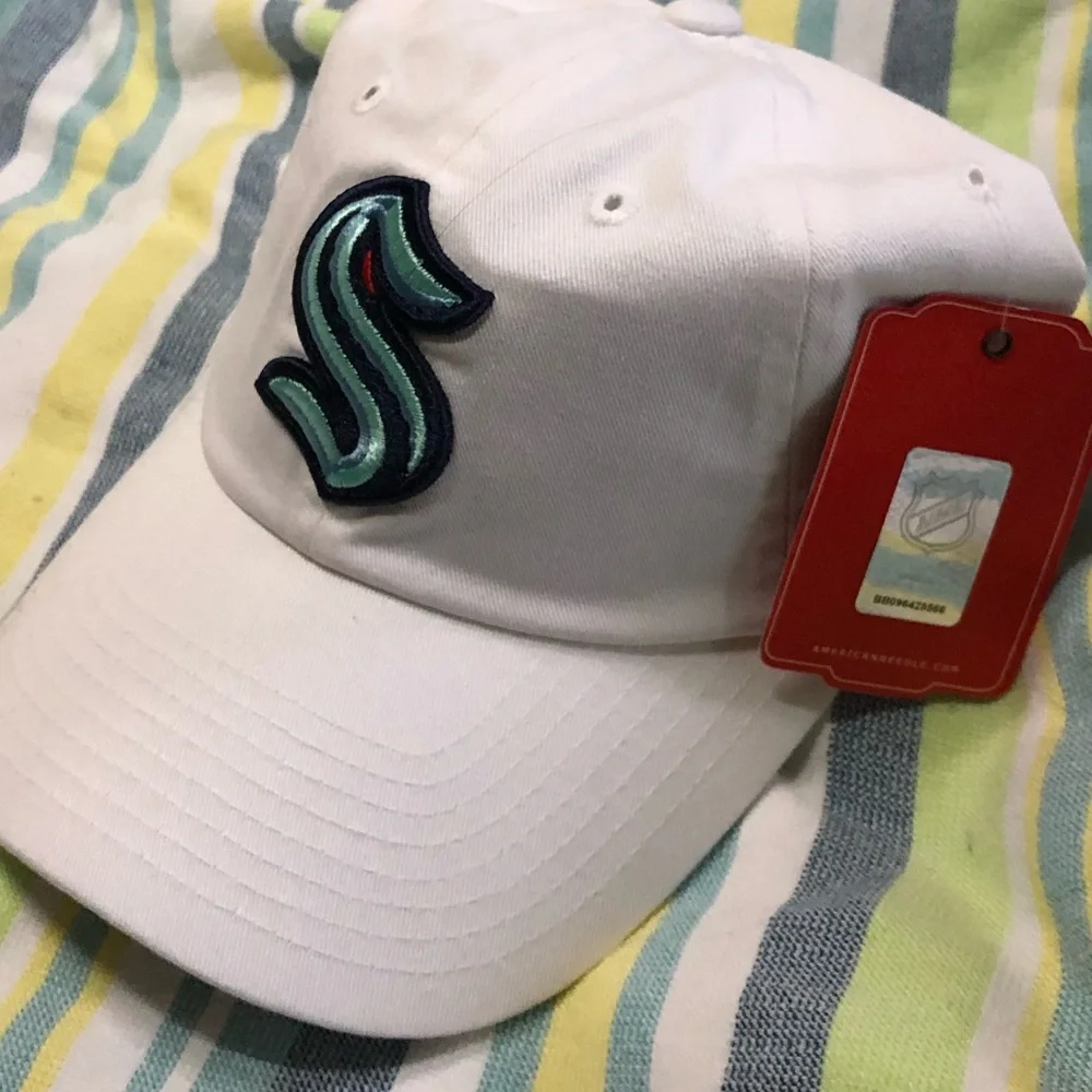 🆕 NHL Seattle Kraken White Adjustable Cap 719